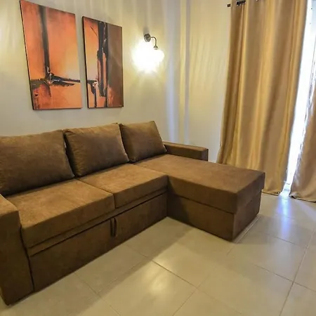 Central Apartment Apartman