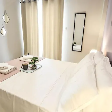 Central Apartment *
